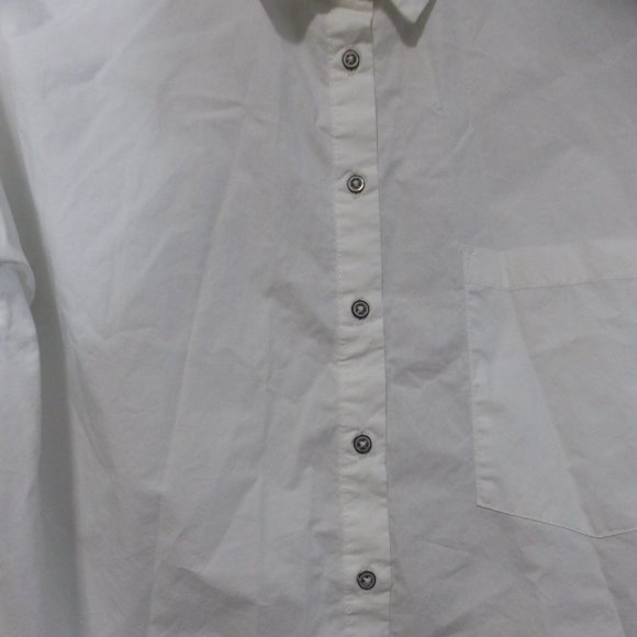 LEE COOPER, white button down shirt with collar "Livin" Free" "Livin" Easy" - Picture 4 of 7